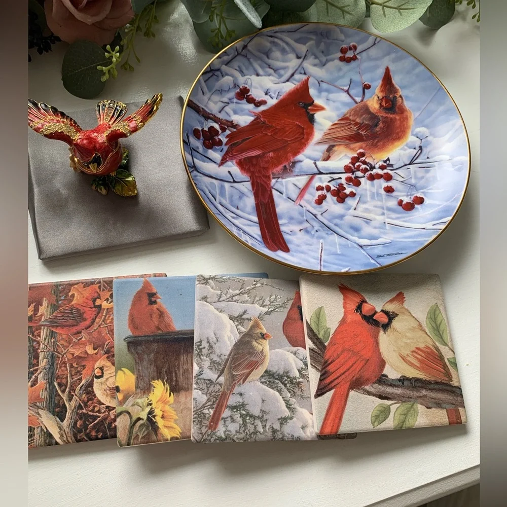 Cardinal Lovers Decorative Set